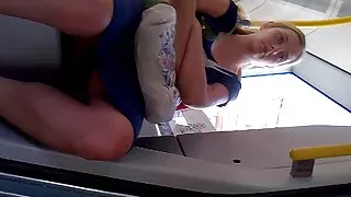 Pickup élève une fille pour le sexe. vieille femme cochonne