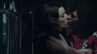 Lèche ta vieille cochonne lesbienne bite.