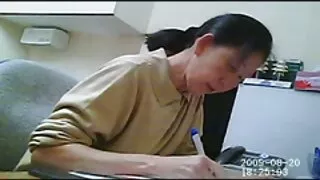 Baise dans le cul de deux jeunes porno vieille cochonne hommes.