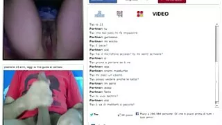 Un video vielle cochonne trio avec une poupée.