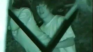 Baiser dans la salle de bain et remplir les vieille cochonne amatrice seins de sperme.