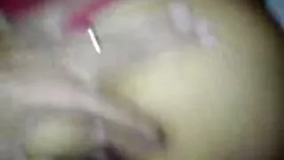 Coone dans la une vieille cochonne chambre pour maigre.