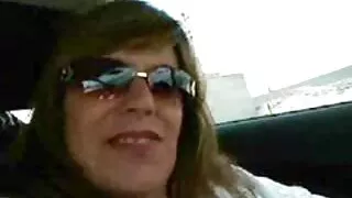 Sexe filmé vieille allemande cochonne accidentellement avec un modèle dans la piscine POV.