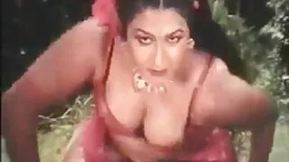 enn vieille bourgeoise cochonne Annifer Mendez se fait sodomiser.