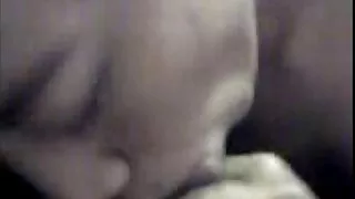 Natasha suce une porno vieille cochonne bite.