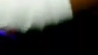 Des agents baisent une femme dans la chatte et le cul. tres vieille cochonne