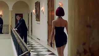 La femme fait mûrir le fromage cottage avec le jeune homme vieille lesbienne cochonne sous son mari.