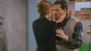 Le jeune homme fait frire l'hôtesse. Le sexe comme vieille coquine un loyer.