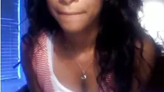K RockLie Rocket joue avec la bite pour célébrer vieille bourgeoise cochonne sa journée.