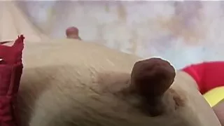Baise une fille en costume vieille coquine pour des vacances.