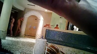 Sexe de belle-mère avec sa porno vieille cochonne belle-fille et son petit ami.