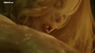 PatonTon se rend à un jeune vieille cochonne aux gros seins étranger.