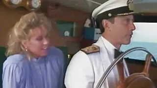 Frottez la bite sur le talon vieille et grosse cochonne de Russianimm