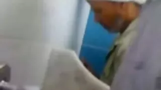Emma porno vieille cochonne Starletto chevauchait un nègre.