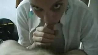 Déchirez une fille russe sur les vieilles salopes en rut rochers.
