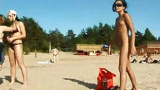 Call girl prend la bite à vieilles cochonnes françaises l'intérieur d'elle-même.